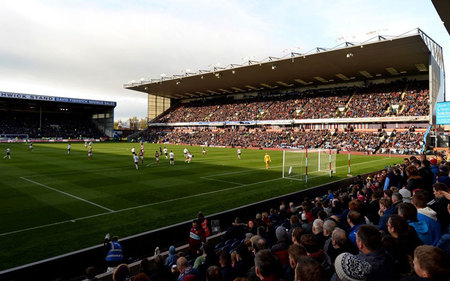 何脱颖而出 何脱颖而出